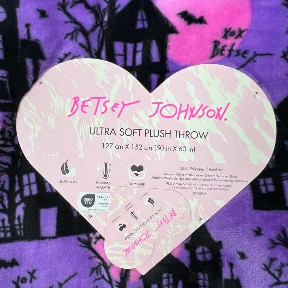 Betsey Johnson - ‘Spooky House’ Plush Throw. 50” x 60”. NWT. Firm!